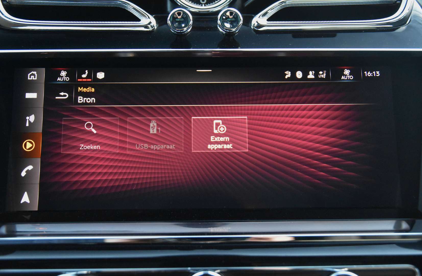 Bentley Bentayga - 30