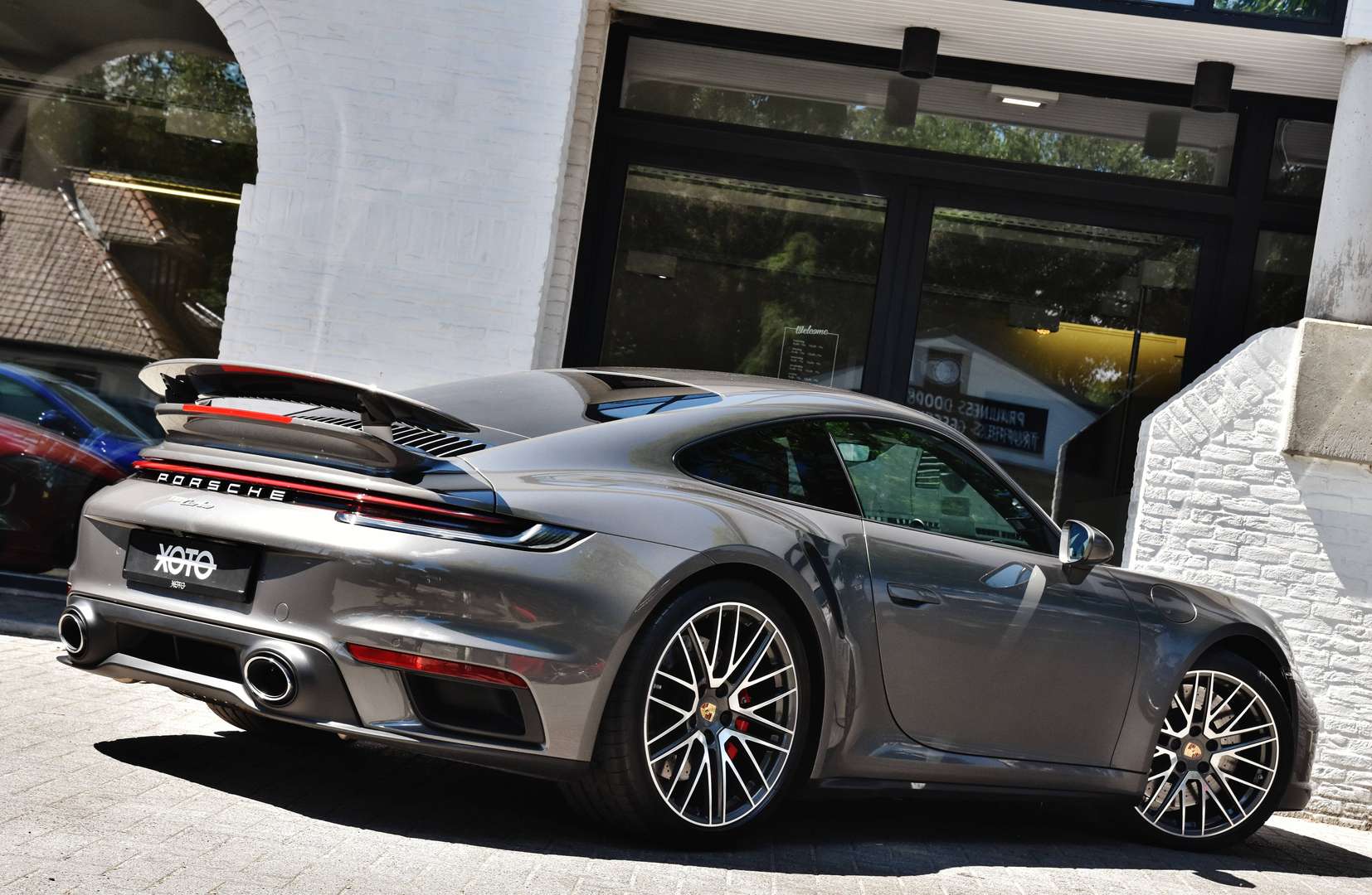 Porsche 911 Turbo - 8