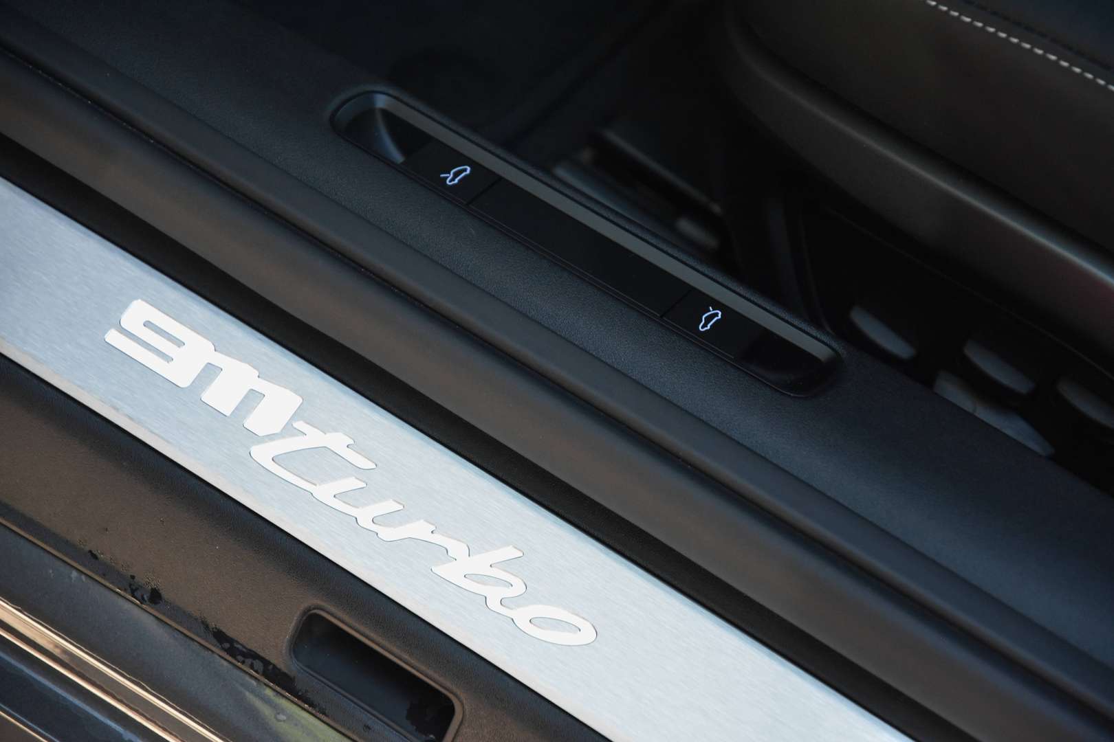Porsche 911 Turbo - 25