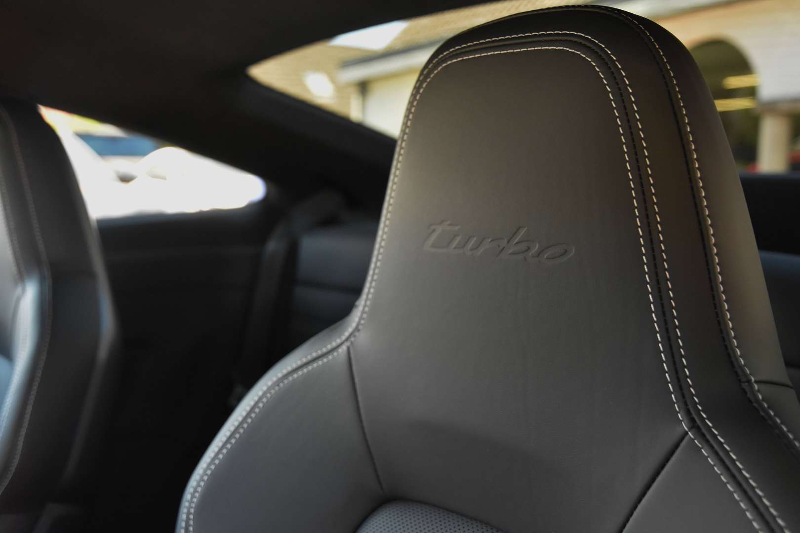 Porsche 911 Turbo - 28
