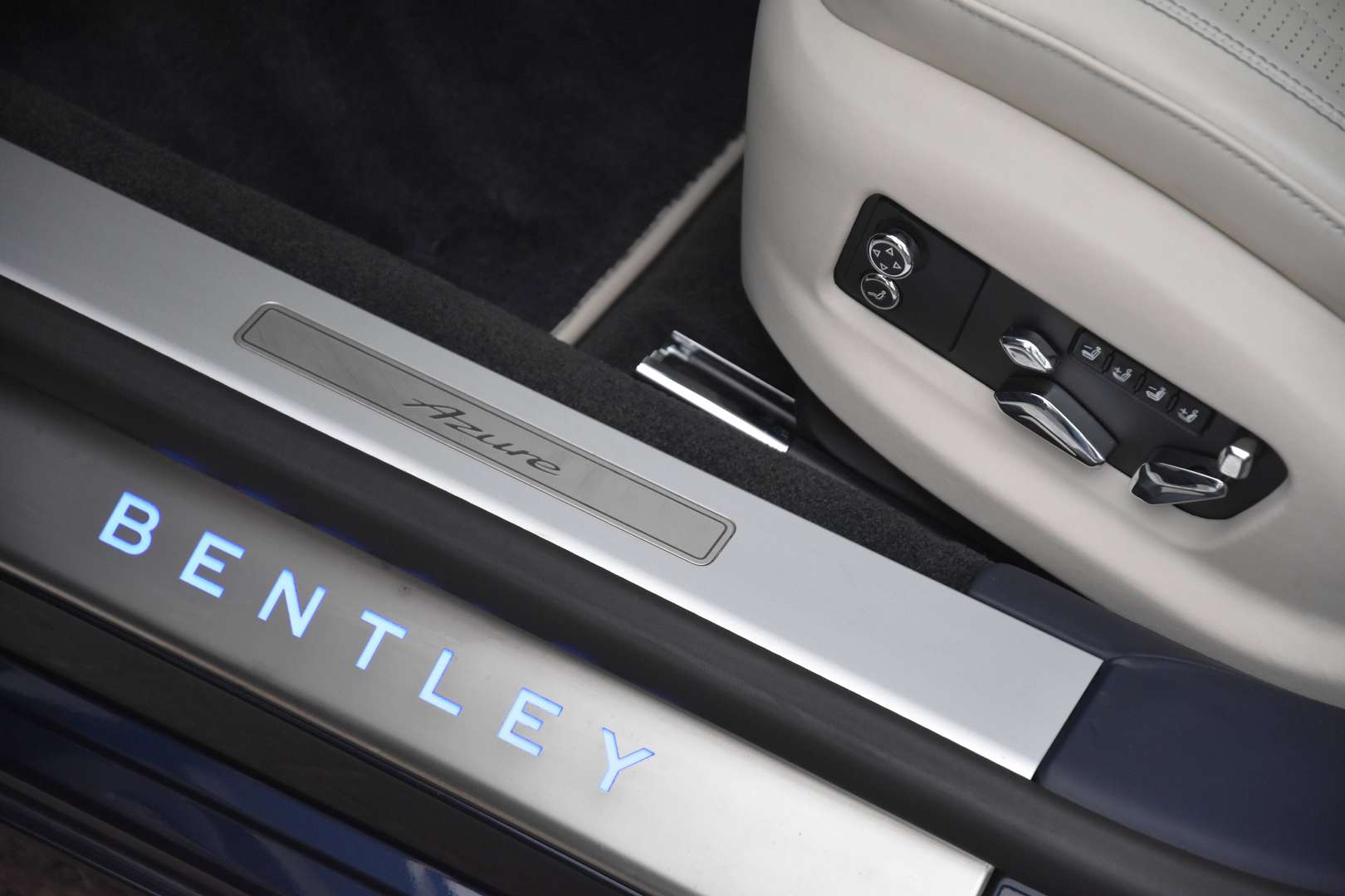 Bentley Flying Spur - 23