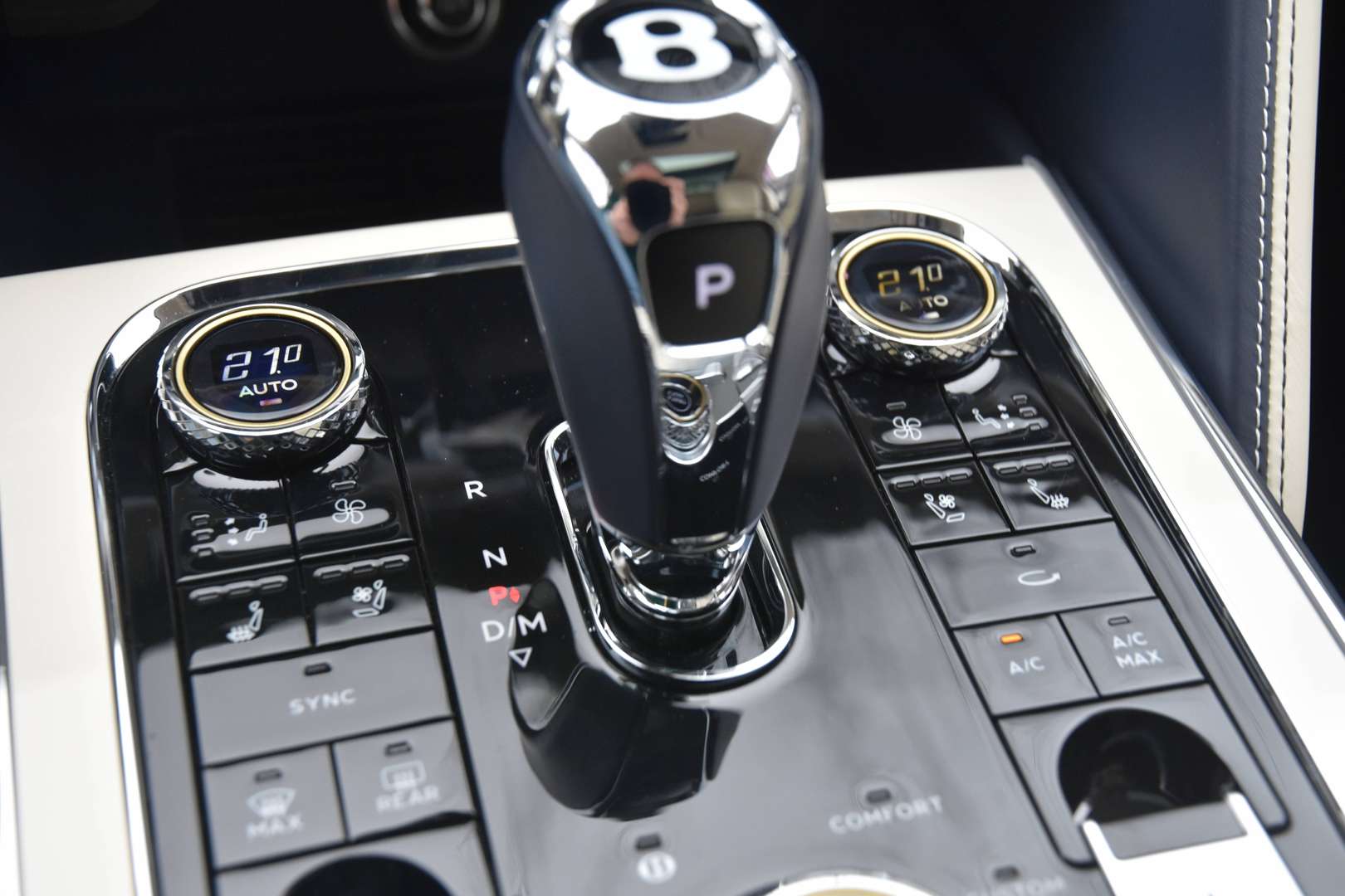 Bentley Flying Spur - 33