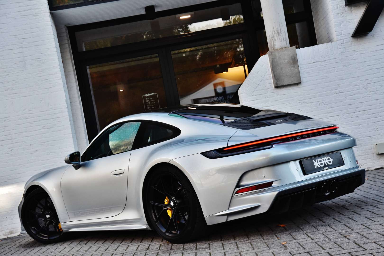 Porsche 911 GT3 Touring - 9