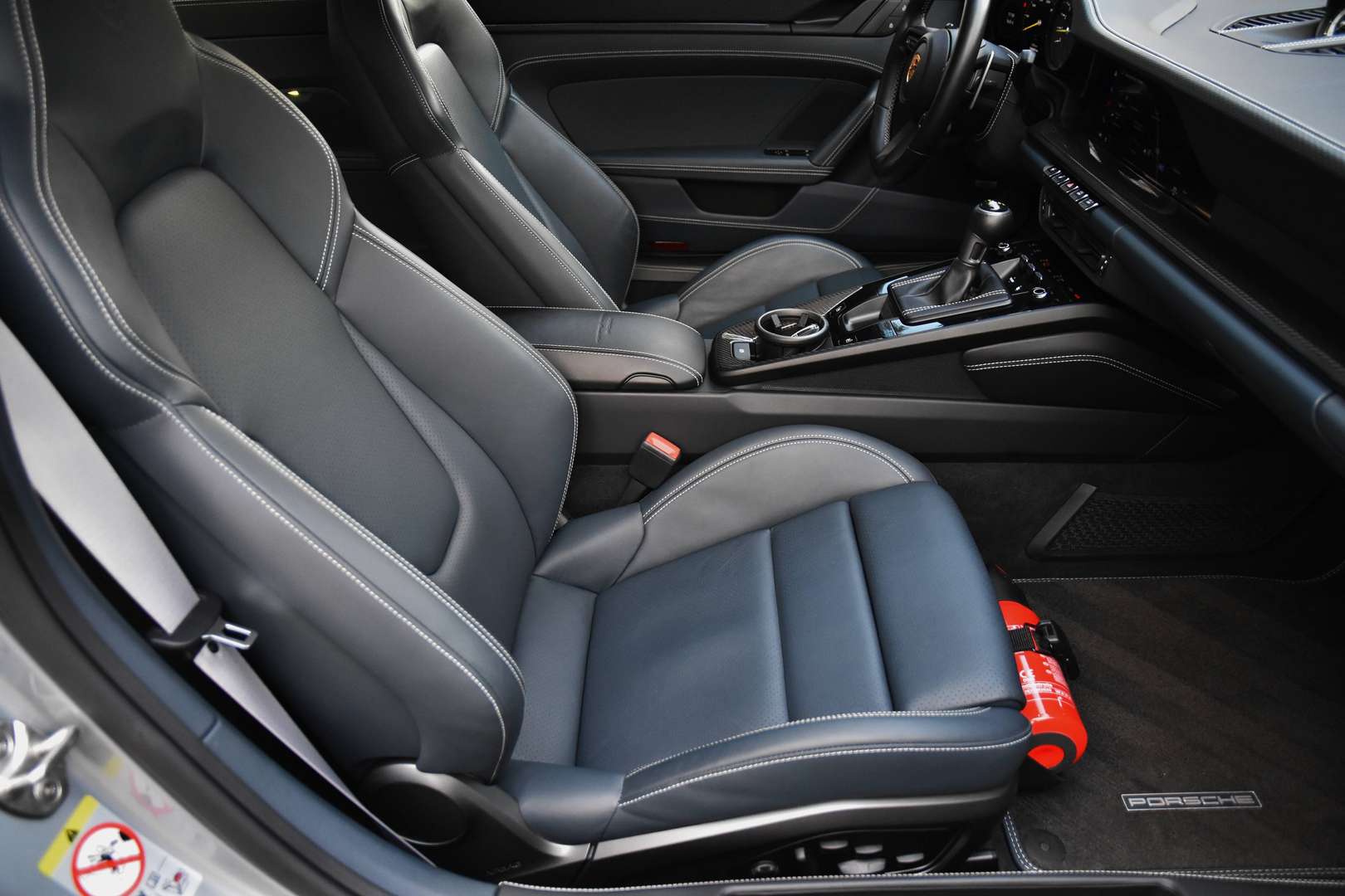 Porsche 911 GT3 Touring - 14