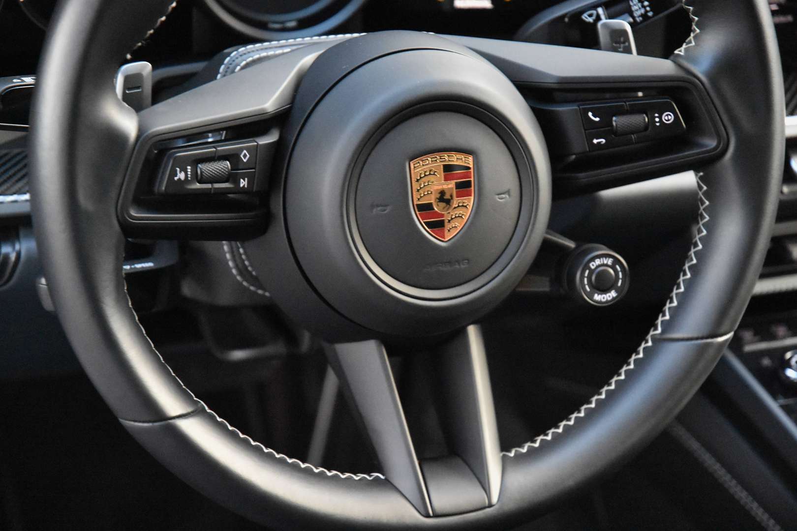 Porsche 911 GT3 Touring - 11