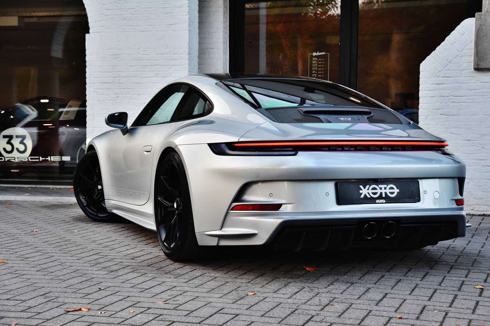 Porsche 911 GT3 Touring - 16