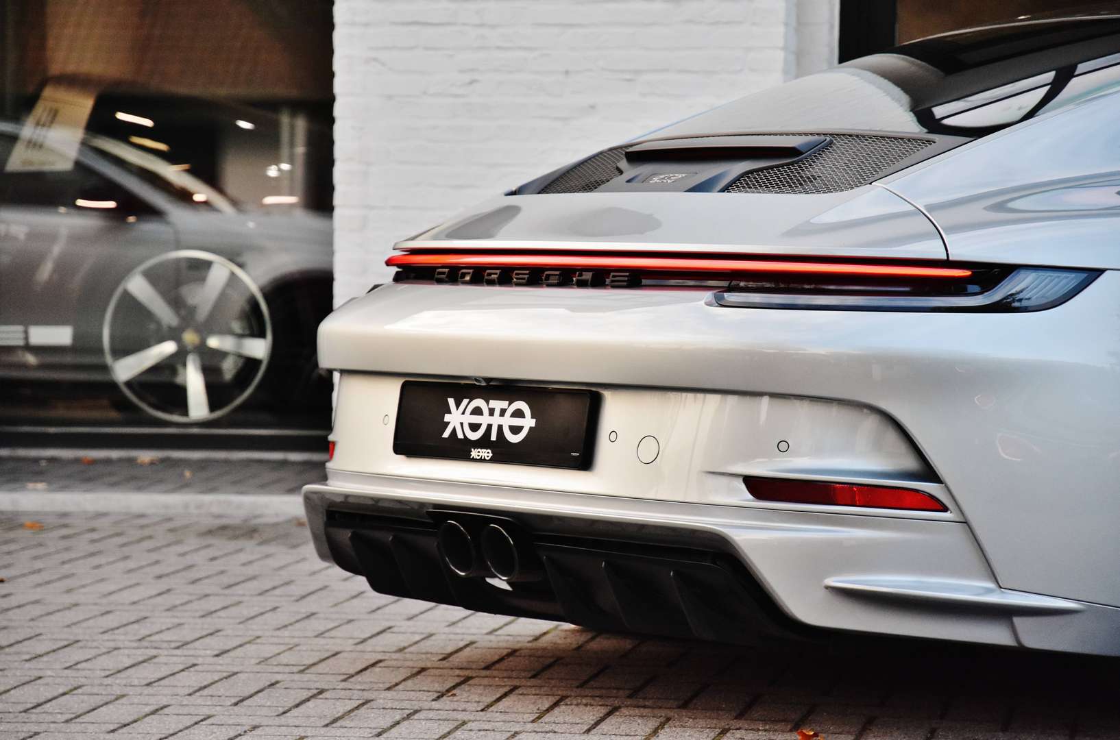 Porsche 911 GT3 Touring - 18