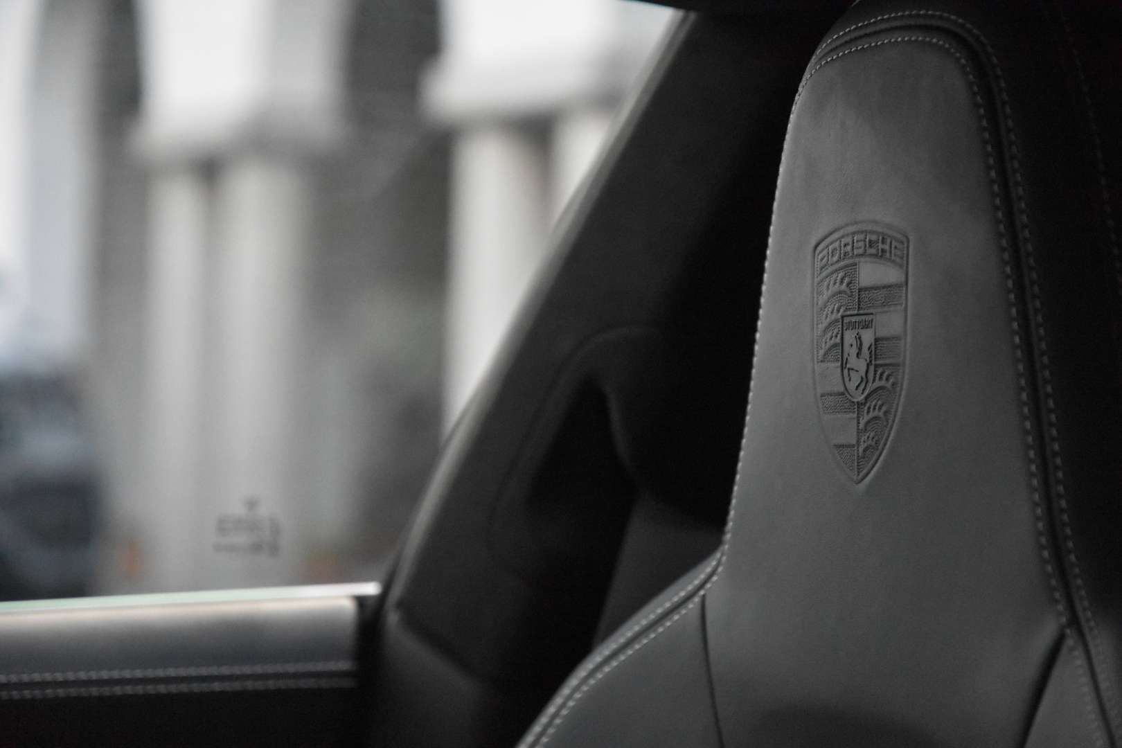 Porsche 911 GT3 Touring - 15