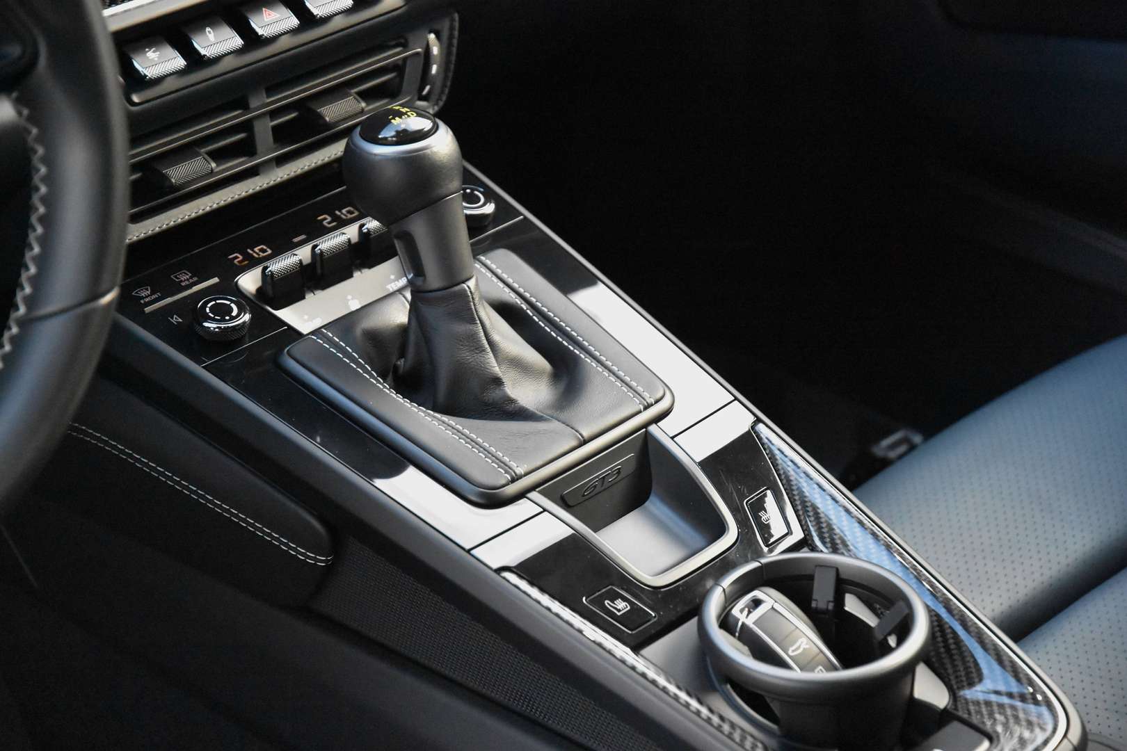Porsche 911 GT3 Touring - 26