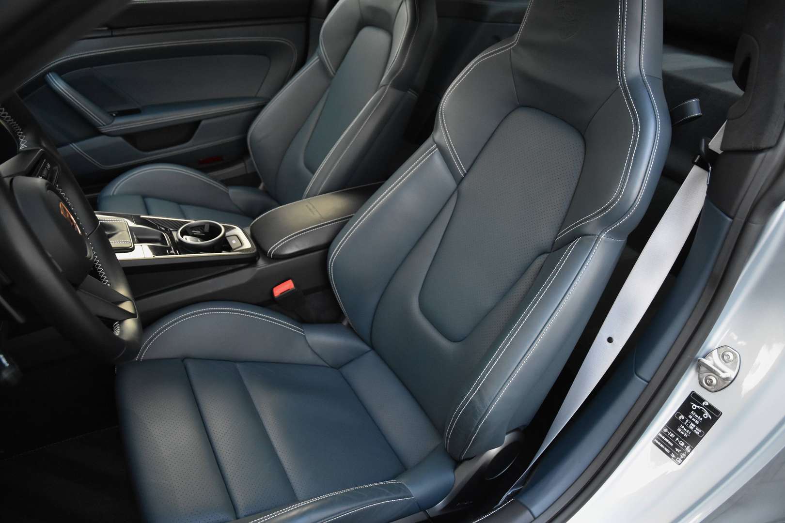 Porsche 911 GT3 Touring - 29