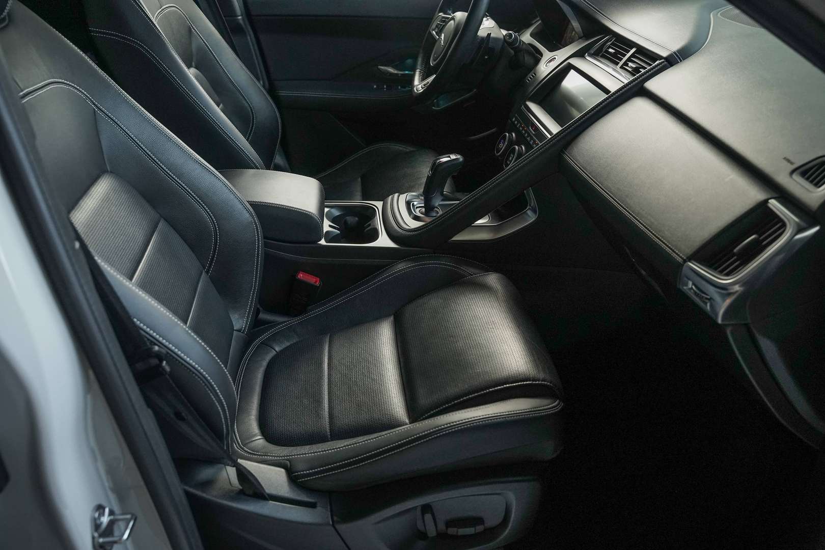Jaguar E-Pace - 14
