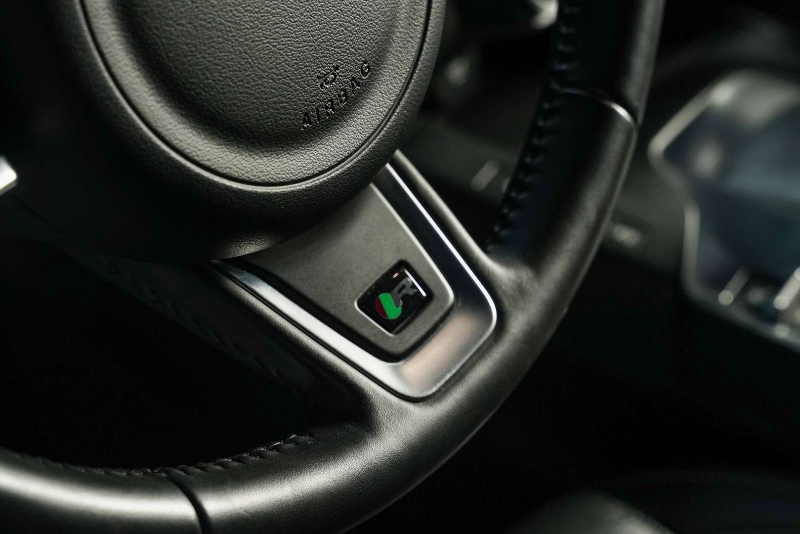 Jaguar E-Pace - 18