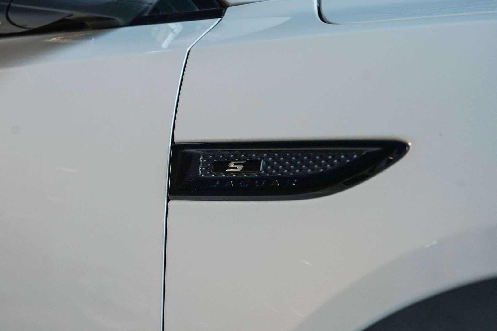 Jaguar E-Pace - 31