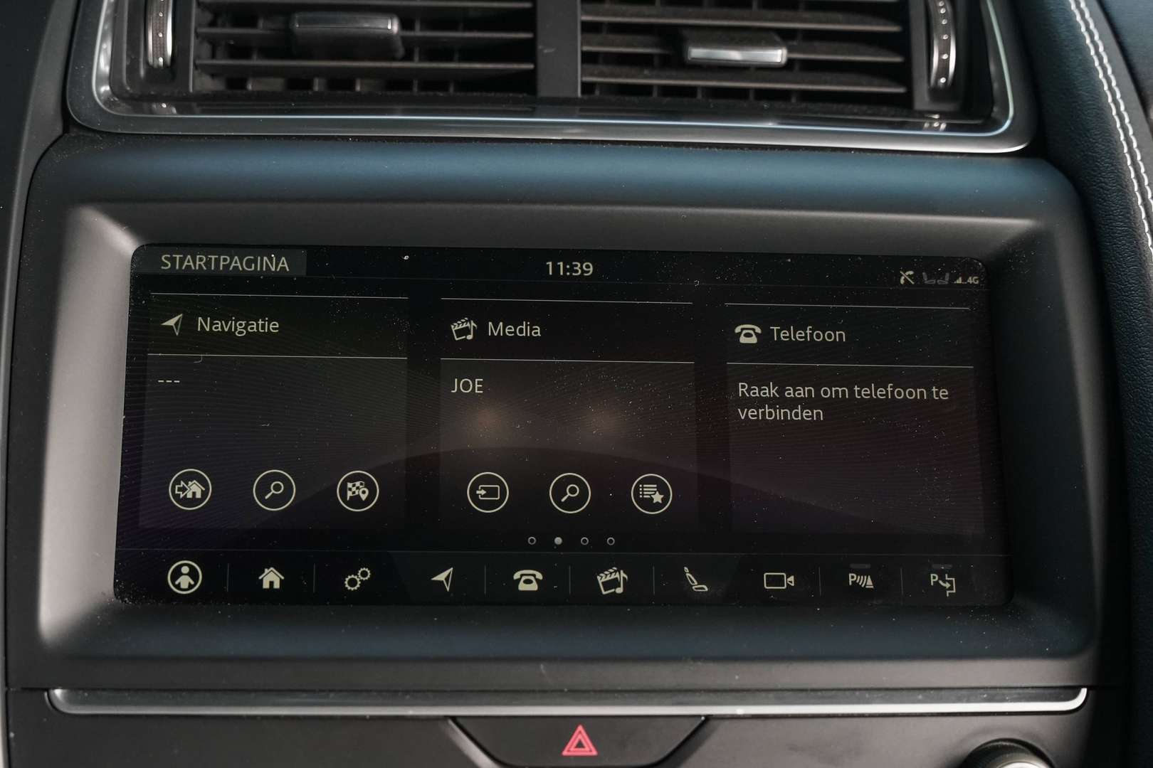 Jaguar E-Pace - 33