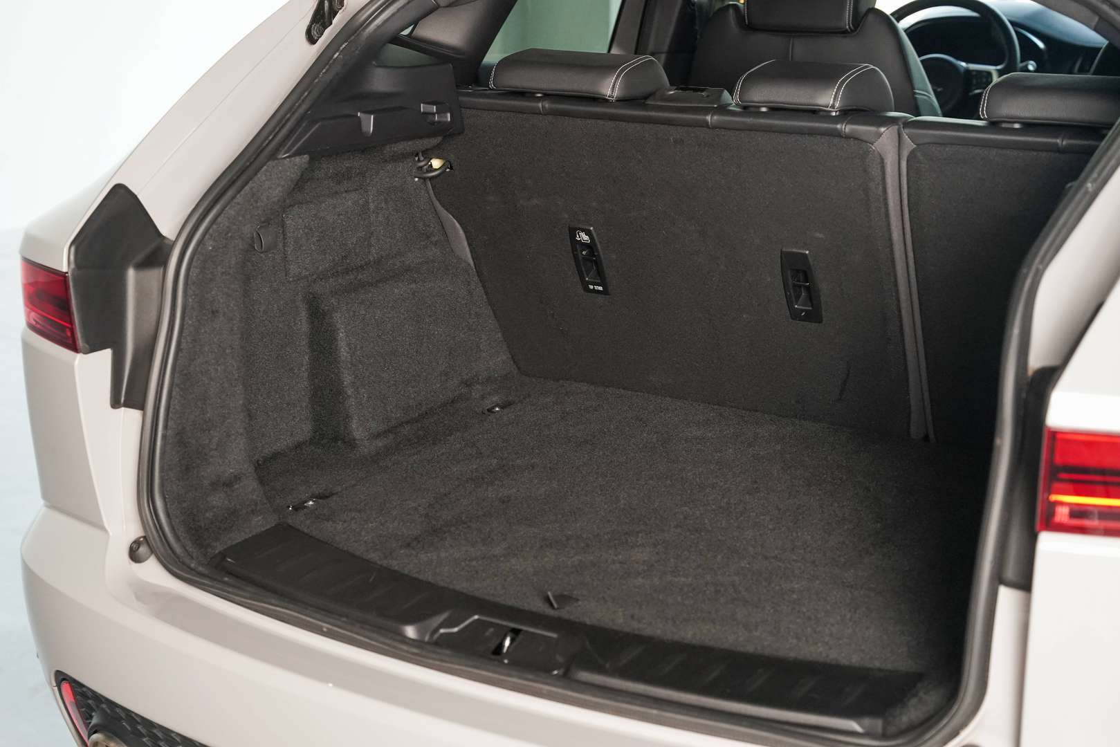 Jaguar E-Pace - 27
