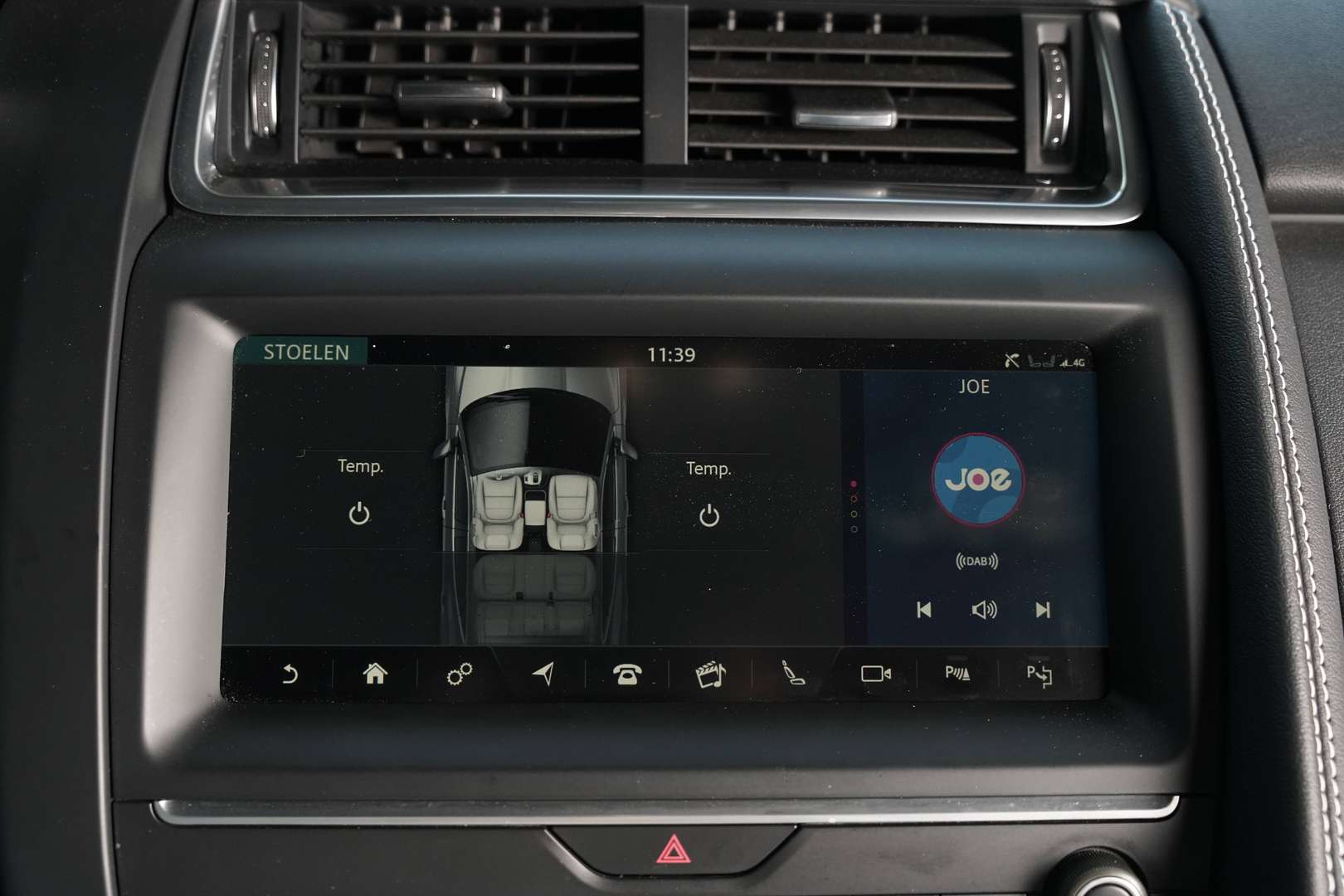 Jaguar E-Pace - 35