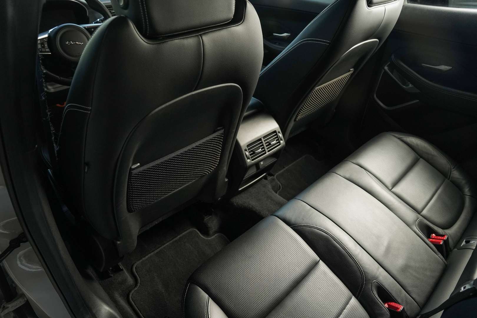 Jaguar E-Pace - 25
