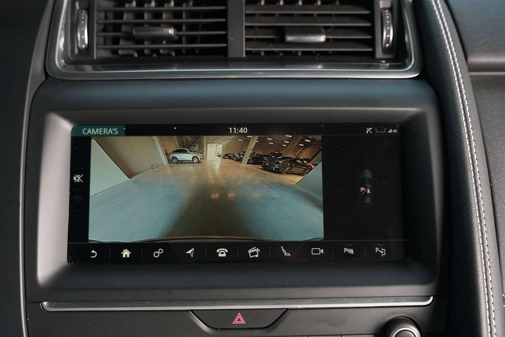 Jaguar E-Pace - 39