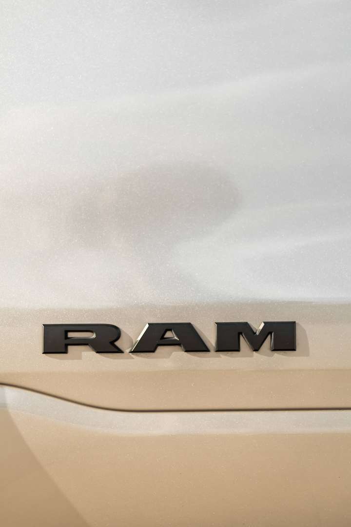 Dodge RAM - 11