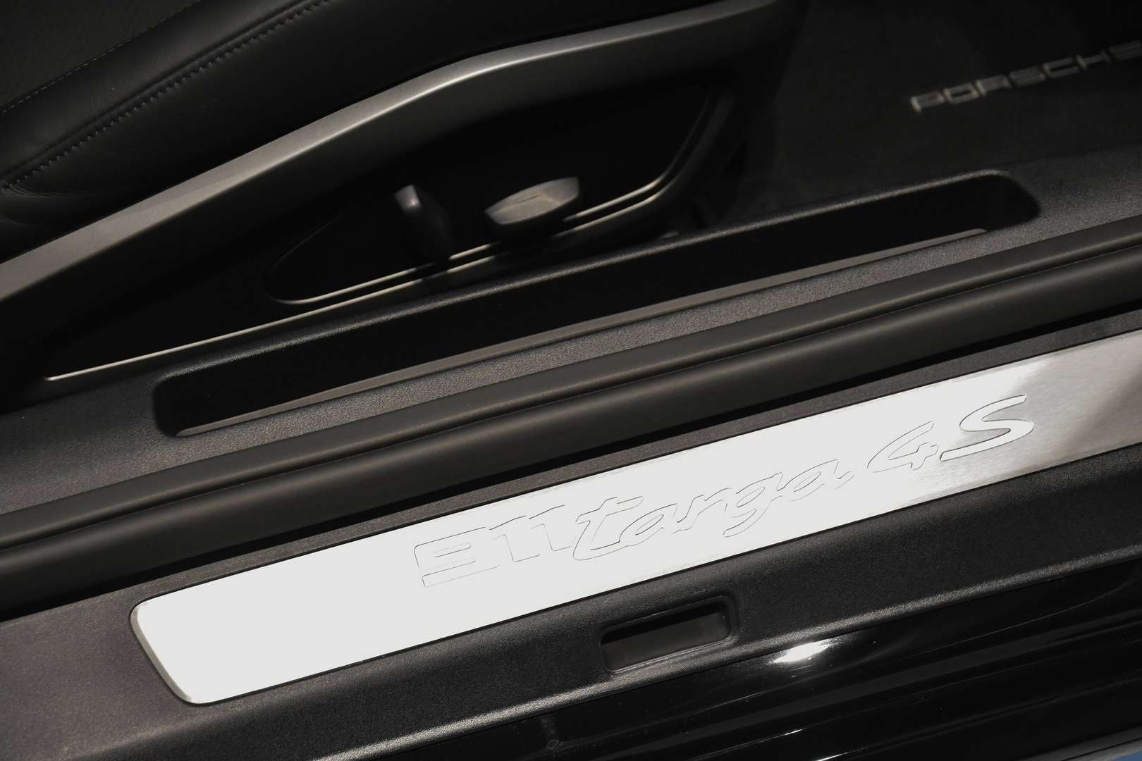 Porsche 911 Targa - 13