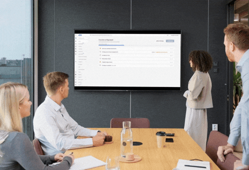 [digital project] image of fashion trends featuring footwear (for a footwear store)