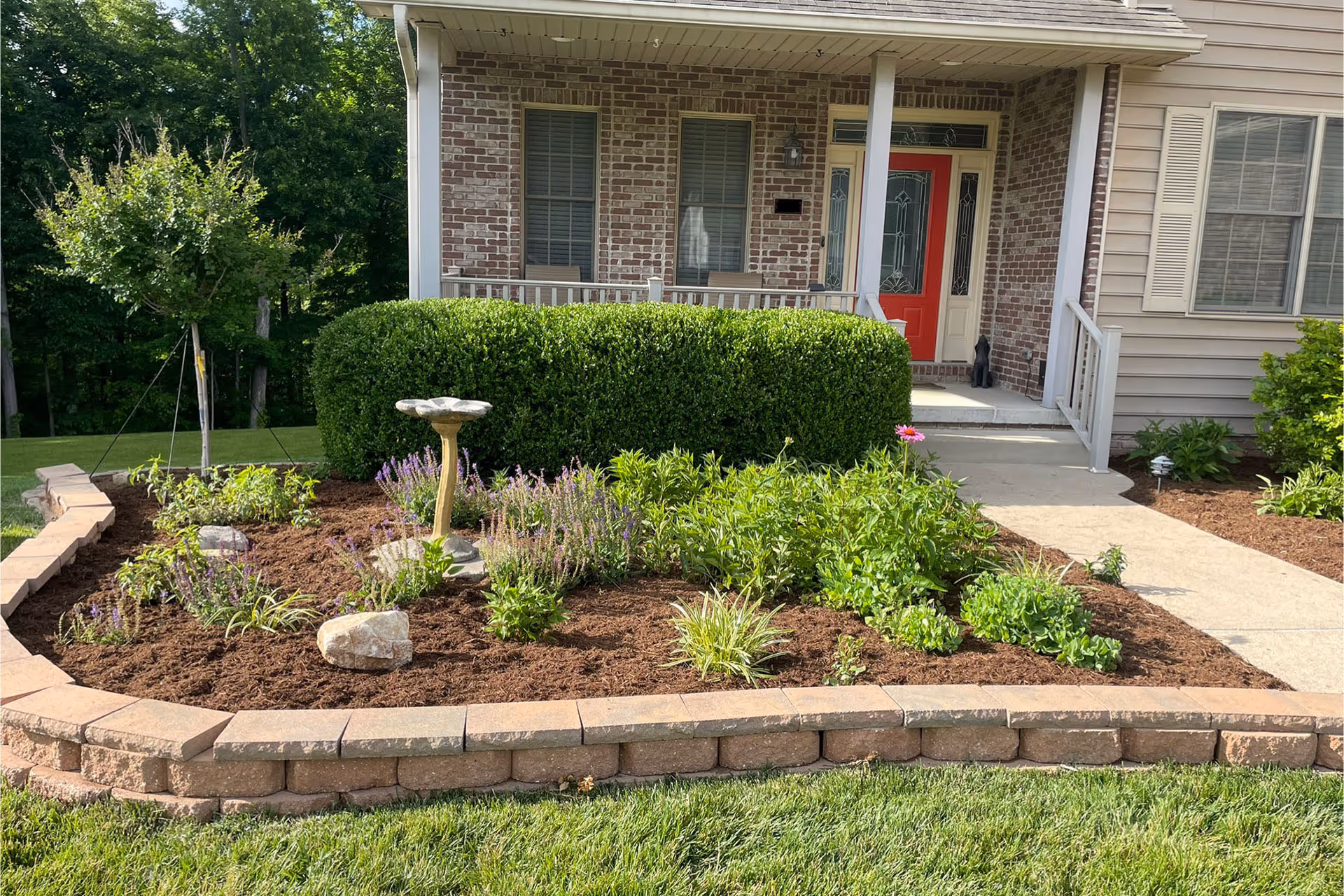 fresh mulch and bed edging service near me Bloomington Indiana