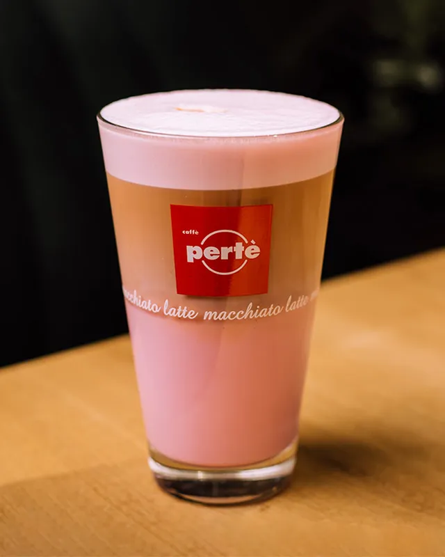 Pink vanília latte Woodoo Café Kávézó Szeged