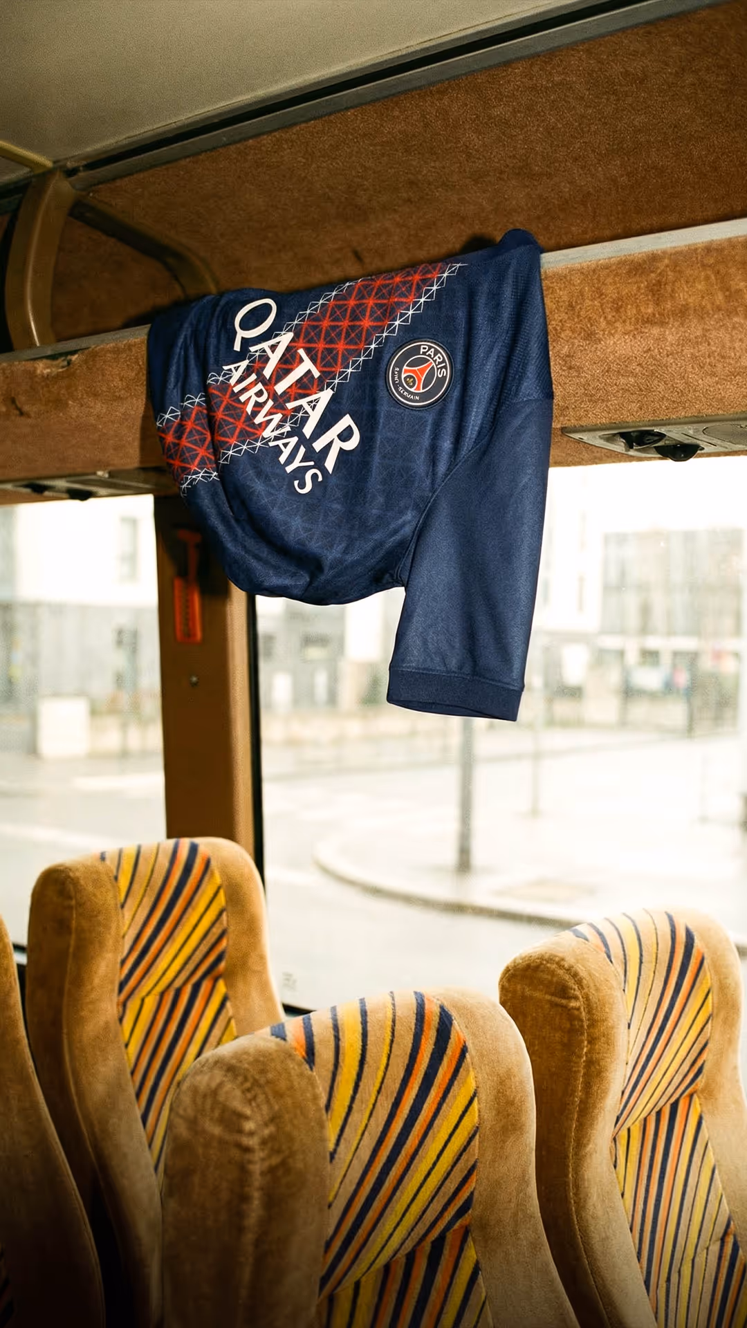 campagne visuelle maillot football exterieur by moment