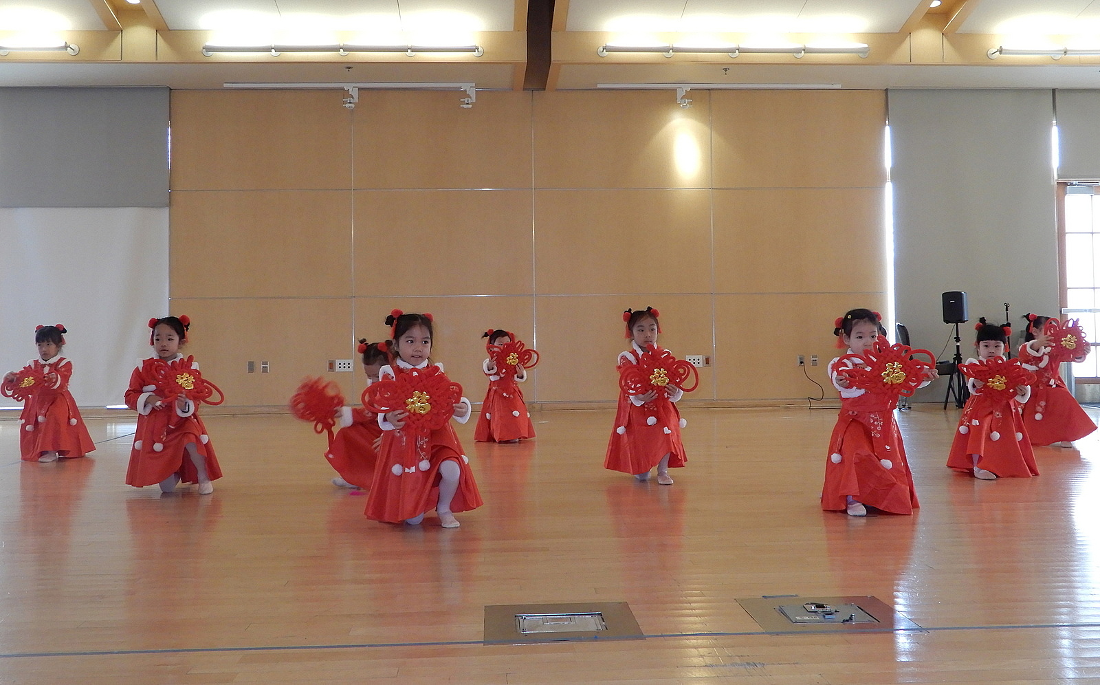 image of choir performing (for a church & cathedral)
