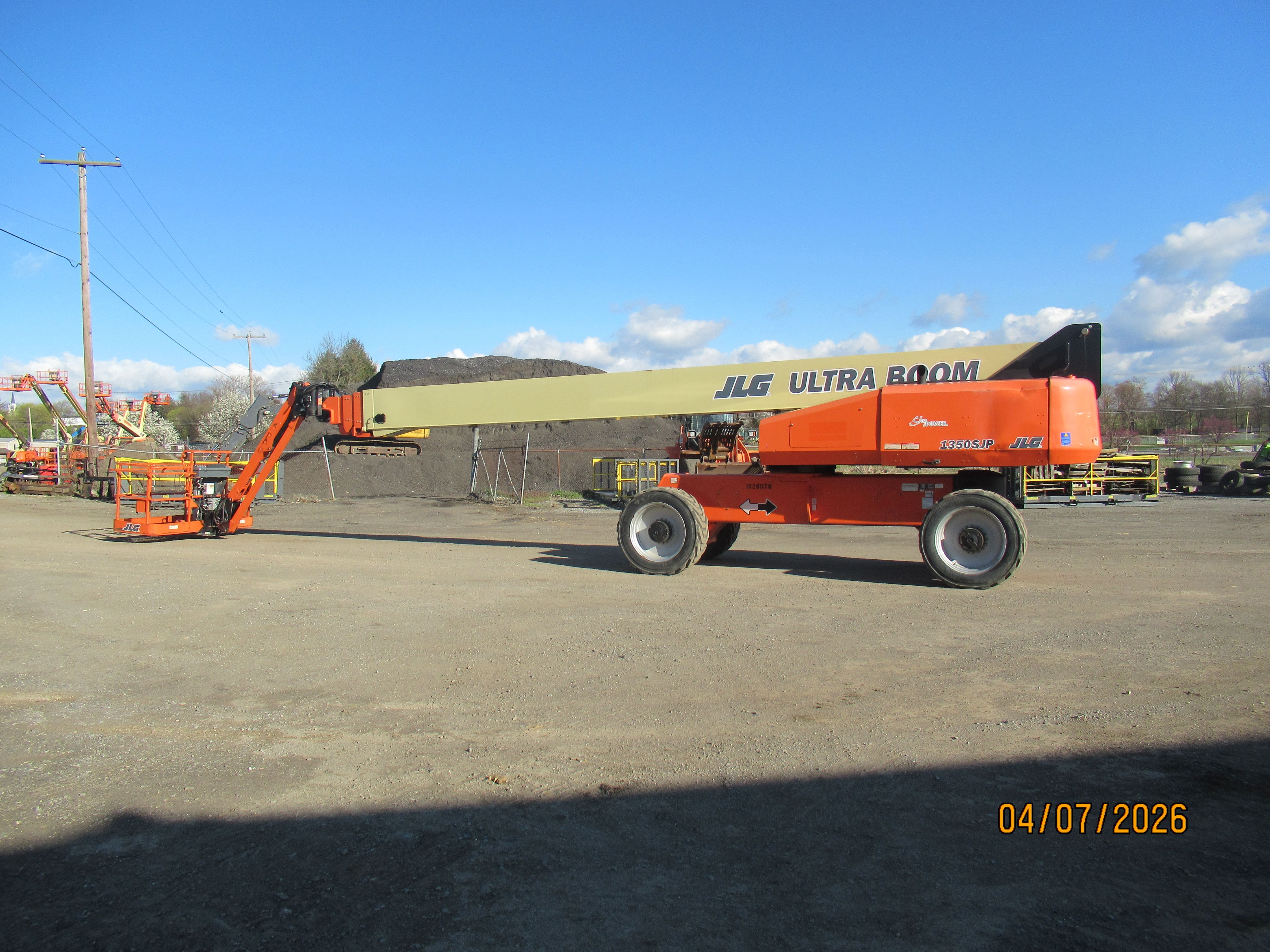2021 (RECON) JLG 1350SJP