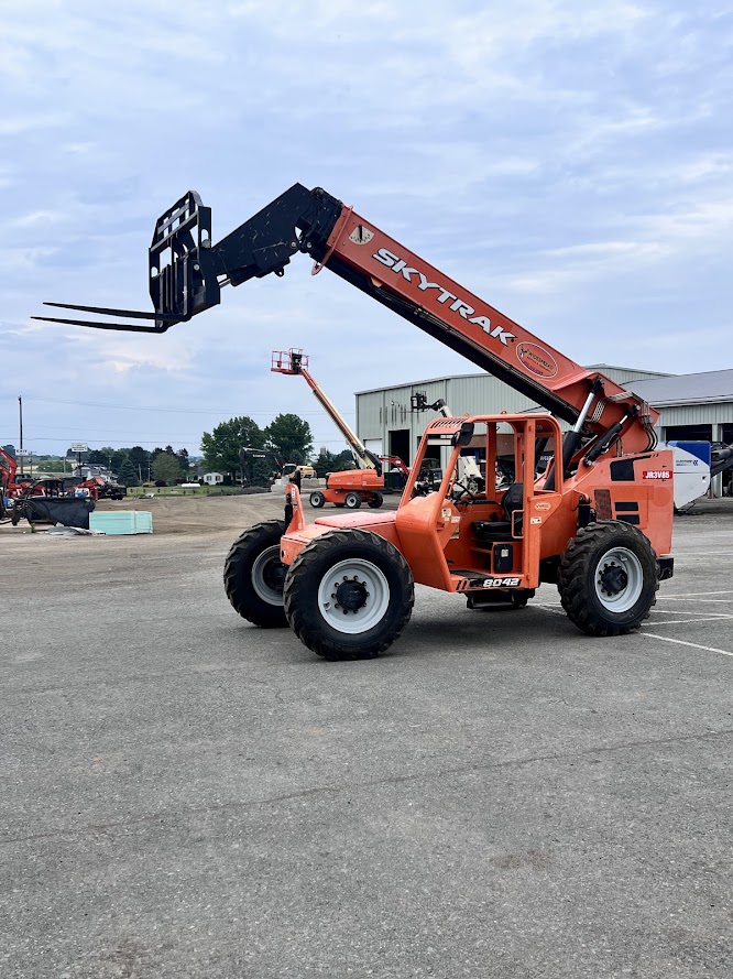 2017 SKYTRAK 8042