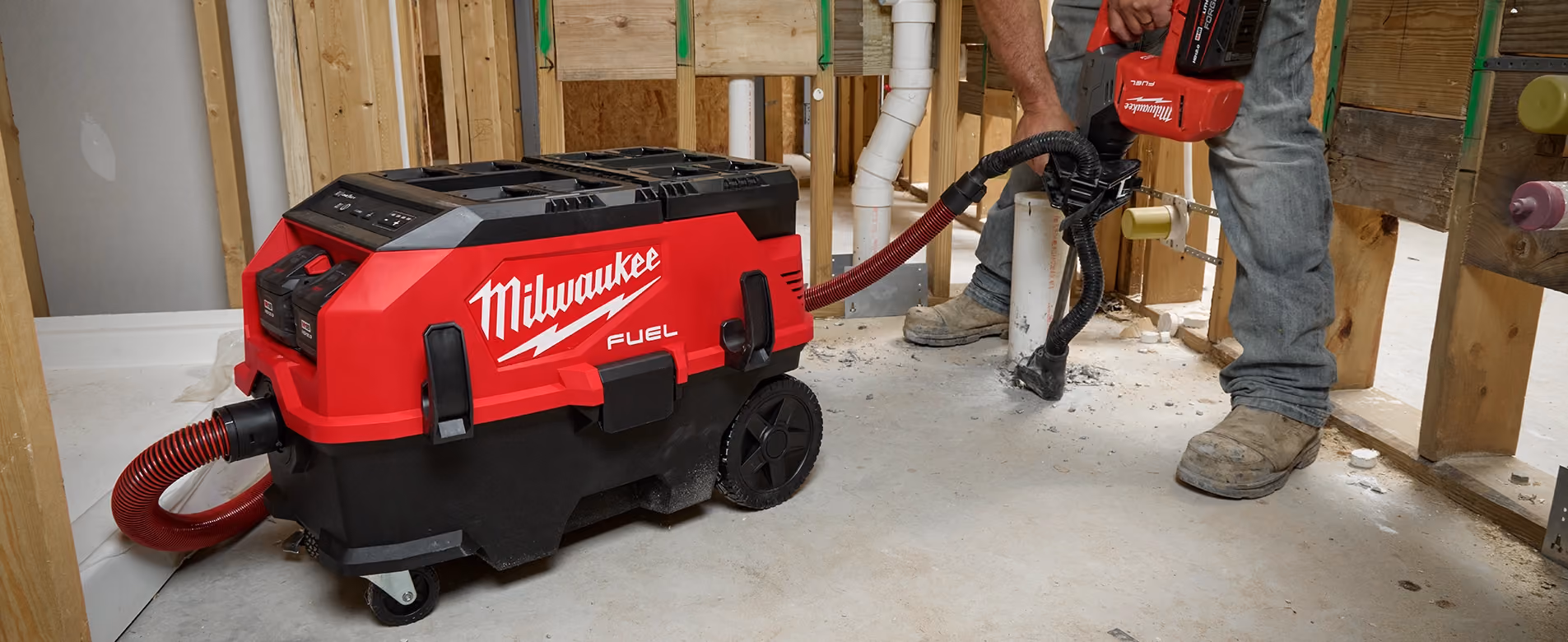 Milwaukee Cordless or Corded Dust Extractor