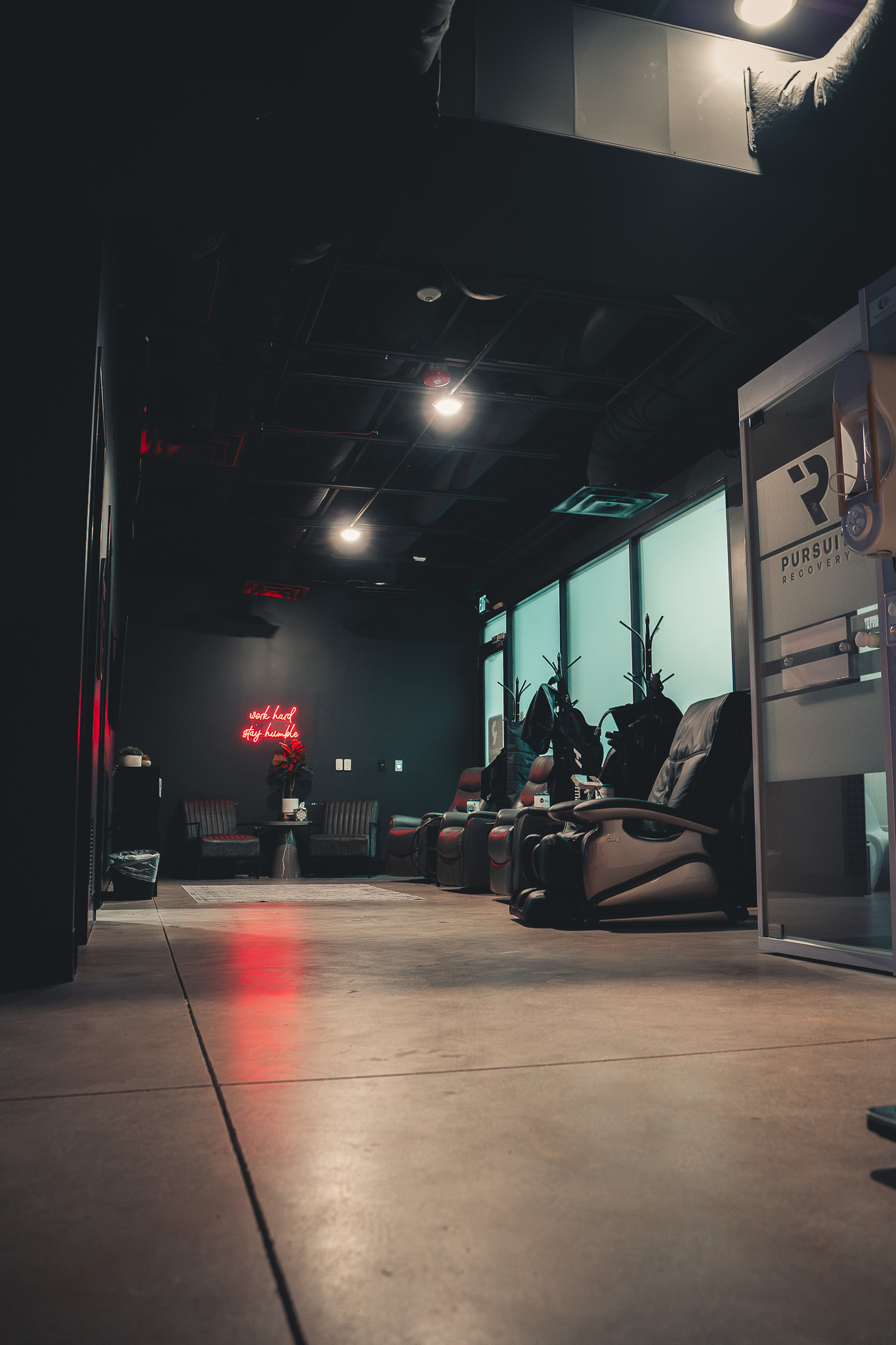 Recovery at Pursuit Training in Windsor features a sauna, cold plunge, hit tub, red light therapy and more