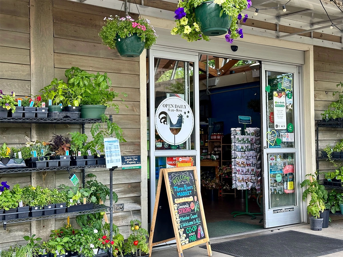 Exterior of Three Rivers Market in Knoxville