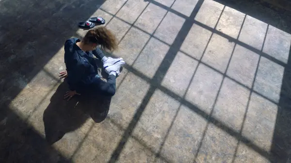 Champion Commercial - Dancer cut — start clip