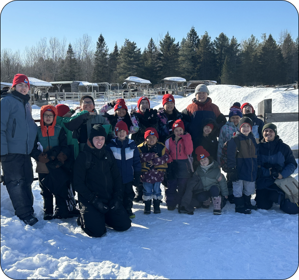 Groupe d'enfants au camp de la relâche