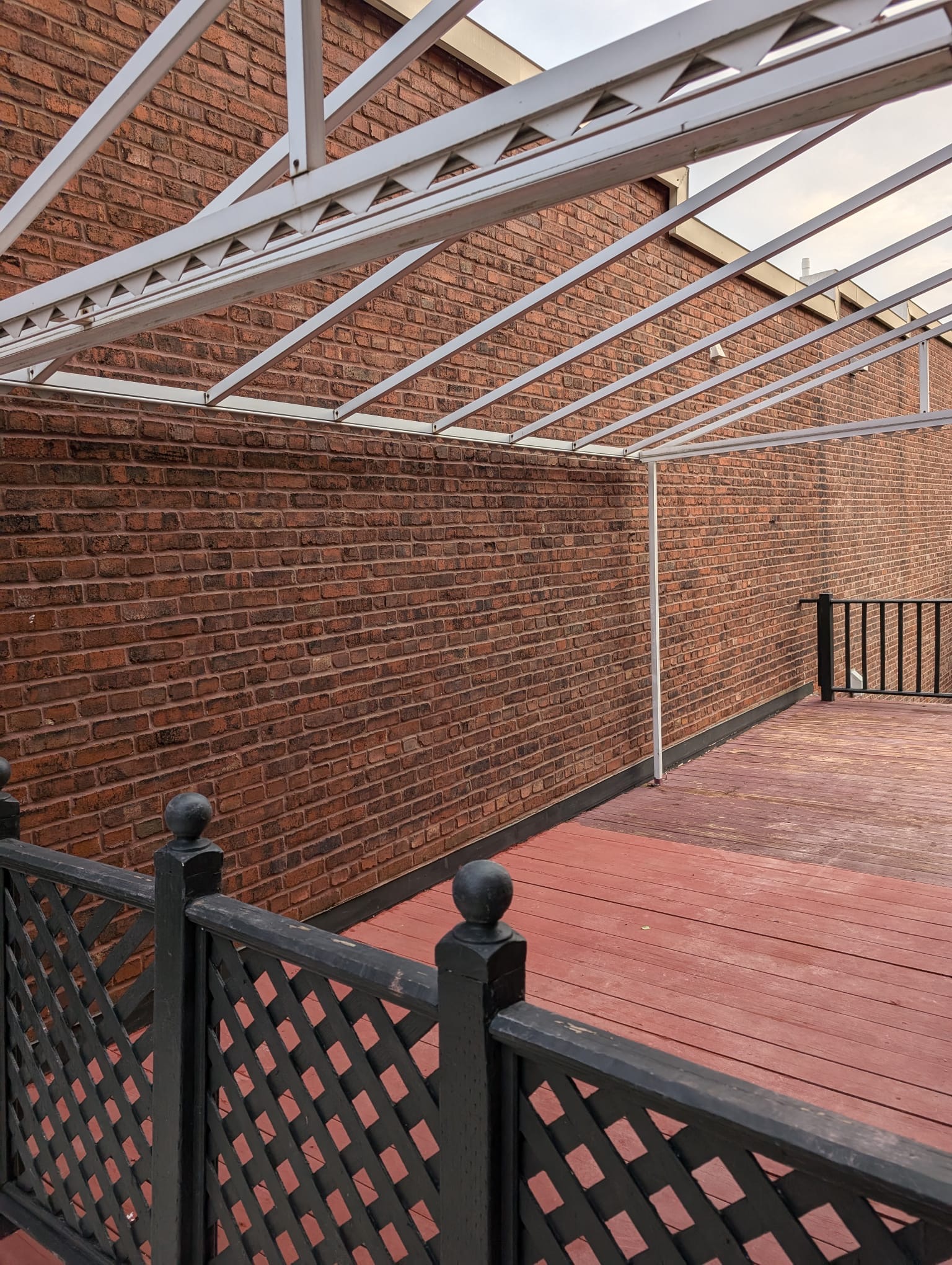 Protected Montreal brick facade after early moisture prevention treatment
