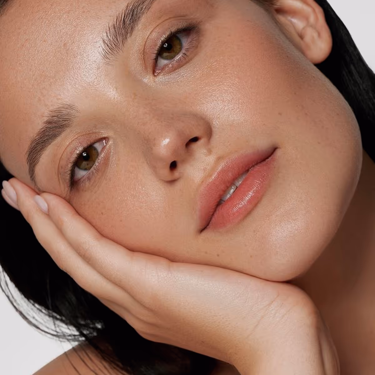 Untreated scars can become more visible over time, causing severe scarring and uneven texture across the skin’s surface.