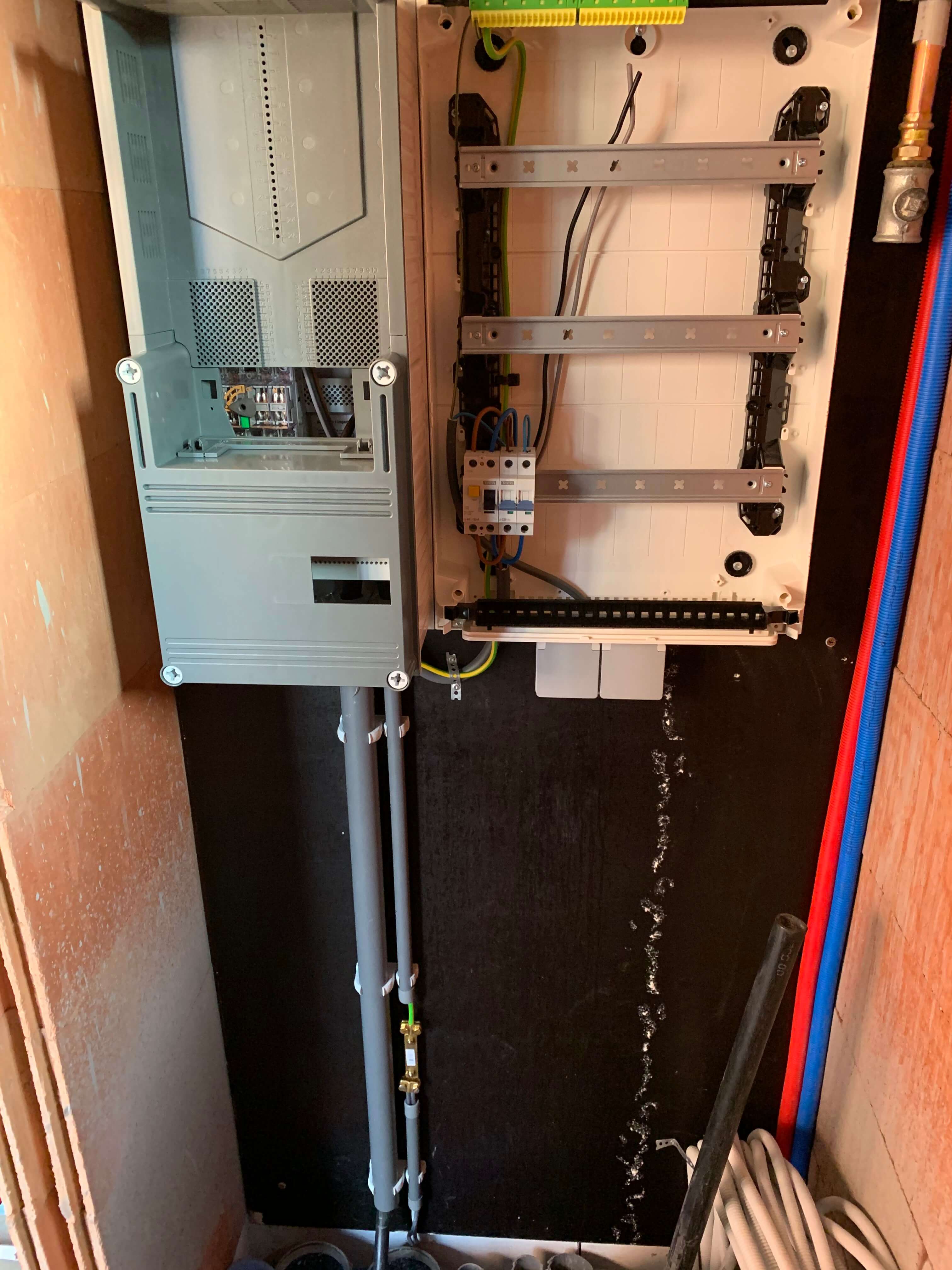 Aansluiting meterkast en zekeringkast 