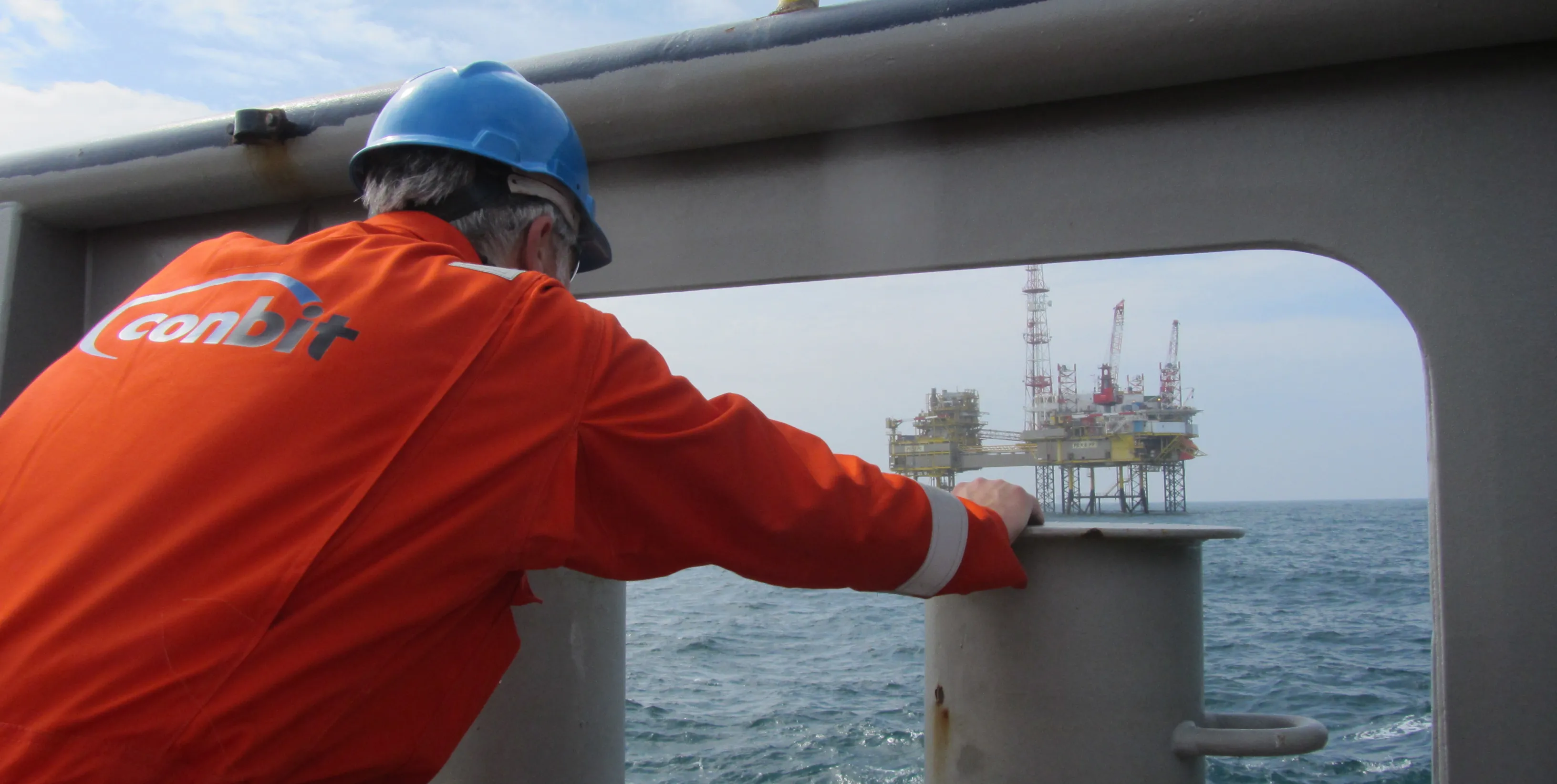 Conbit technician looking at a platform 
