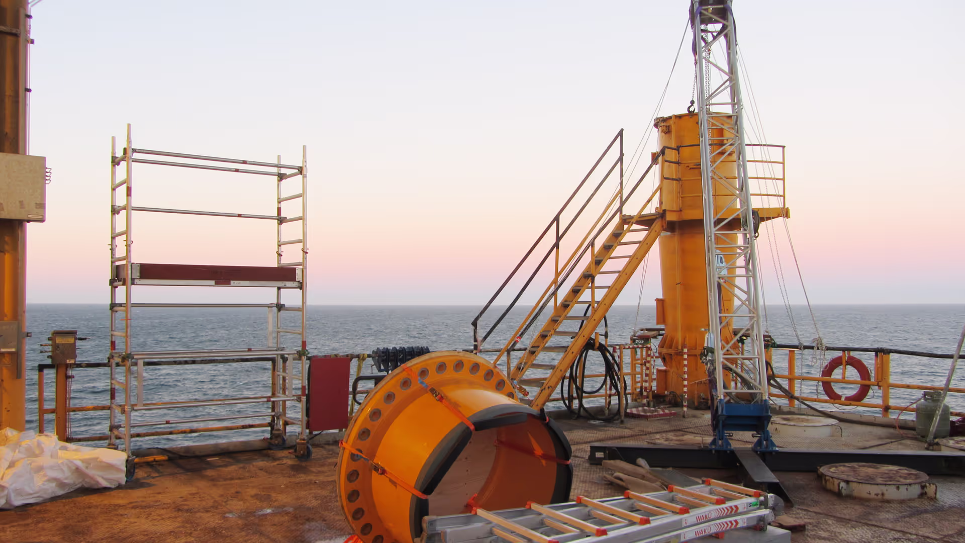 Crane pedestal replacement - L10-E North Sea 