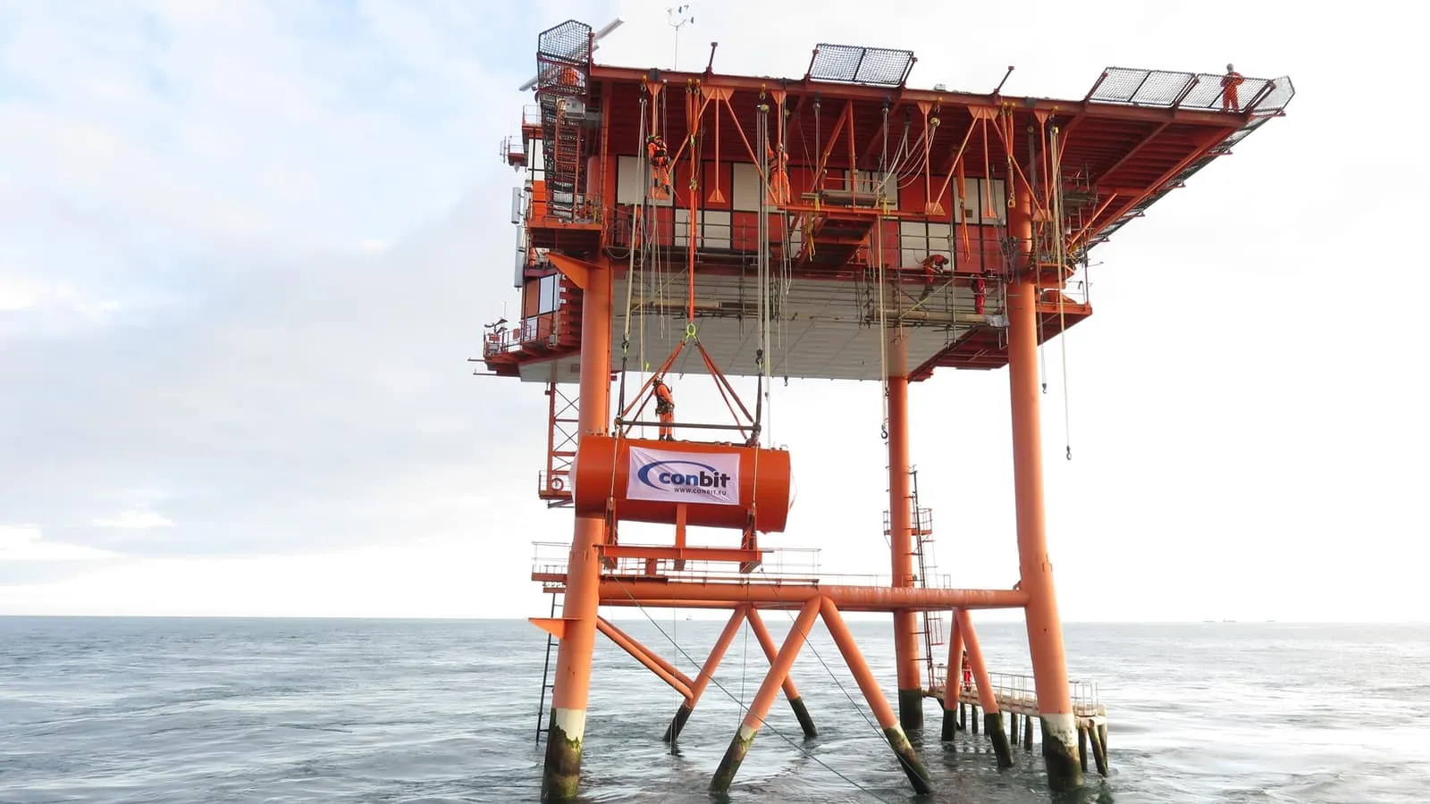 Conbit employees working at the Goeree platform 