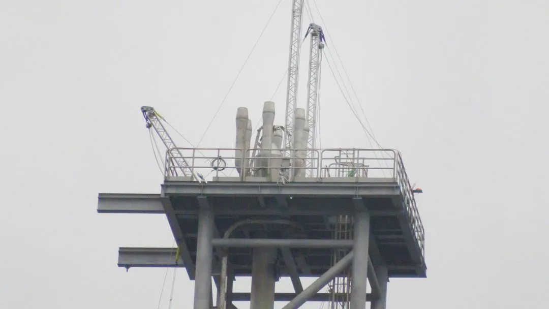 Replacing flare tips on an FPSO brings specific challenges, such as guiding the load and dynamic factors