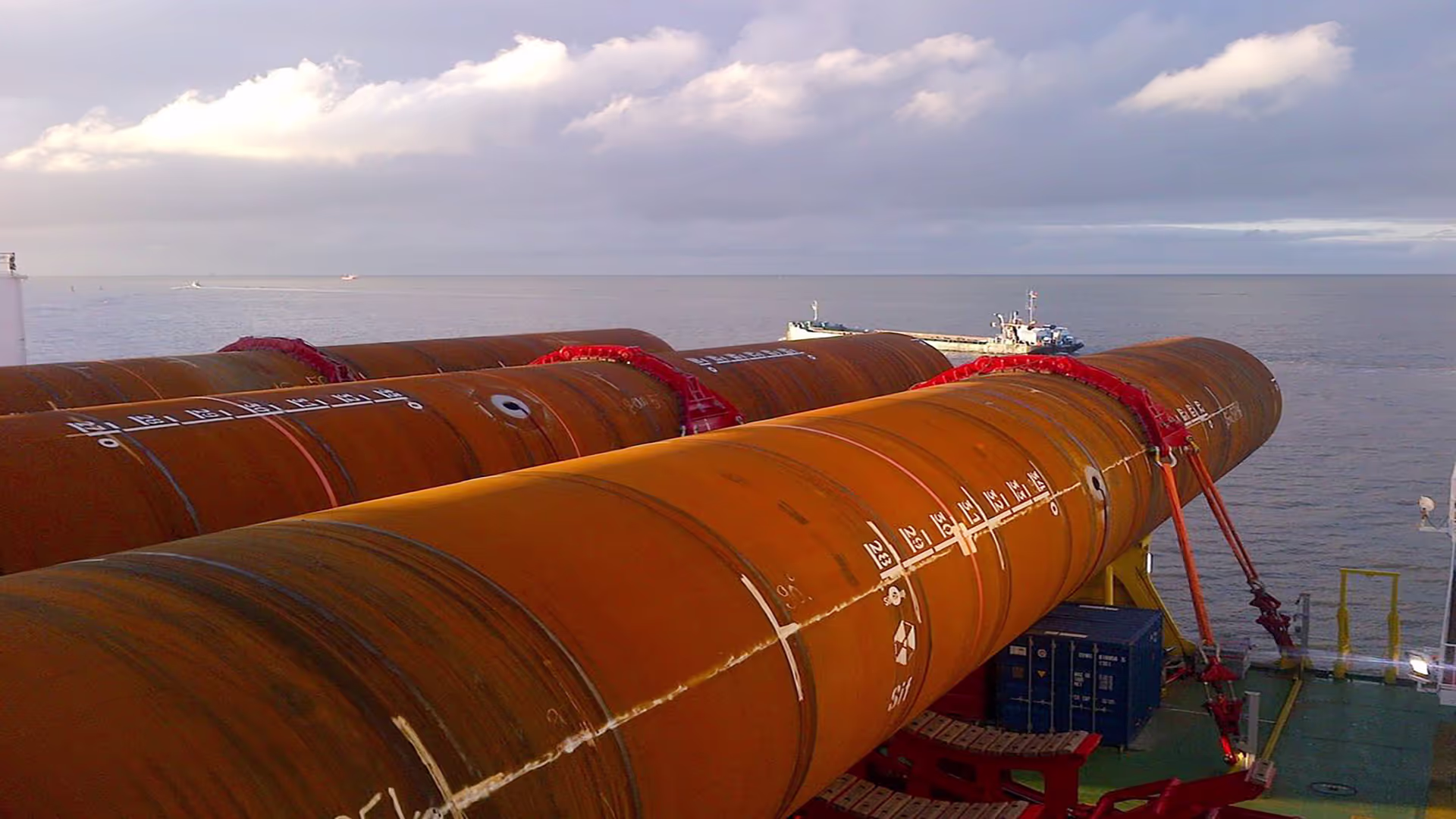 Monopile handling and skidding Zaratan 