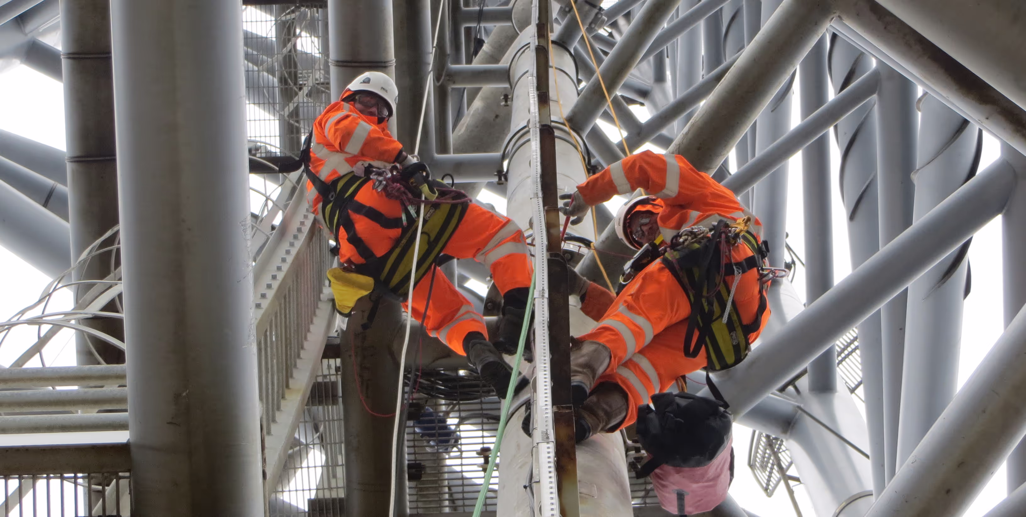 Installation works inside a flare stack 
