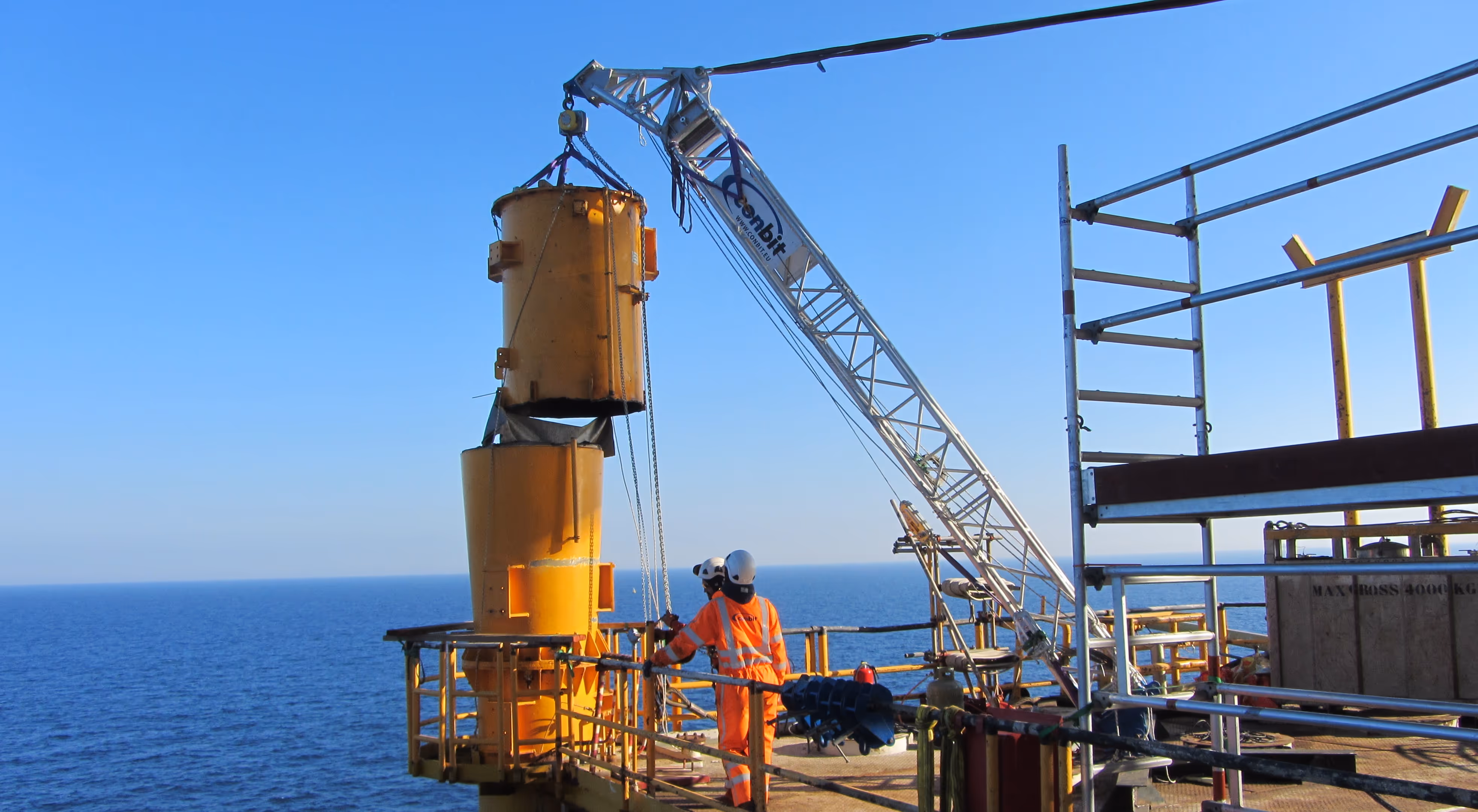 Versatile lifting system easily deployed to offshore locations for small lifting tasks. Adaptable to challenging situations, manually assembled, and perfect for emergency response scenarios, ensuring swift and effective operations.