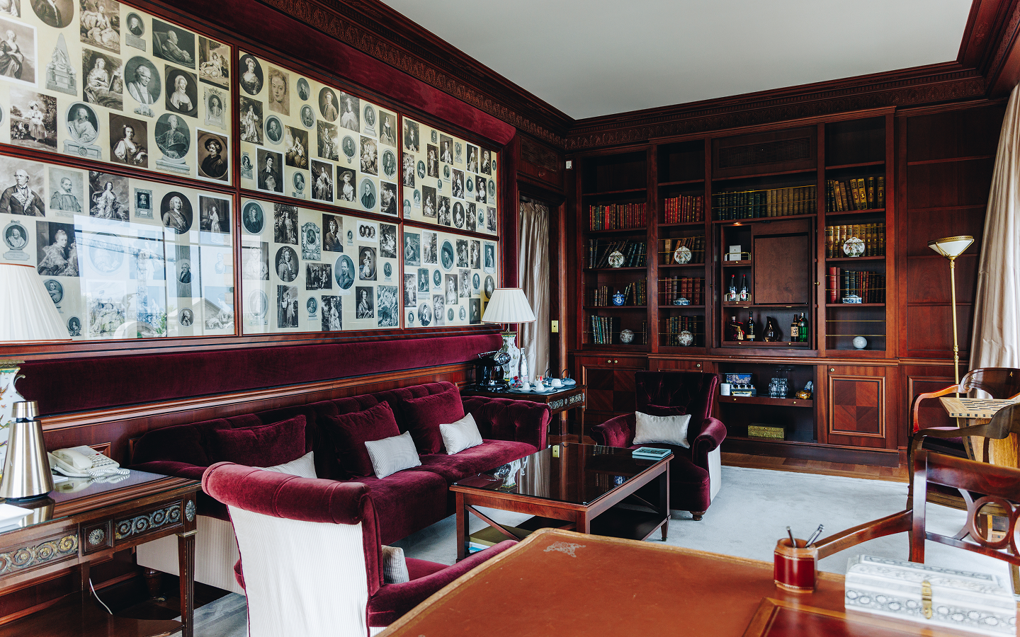 Carré d'Or Suite editoirial image