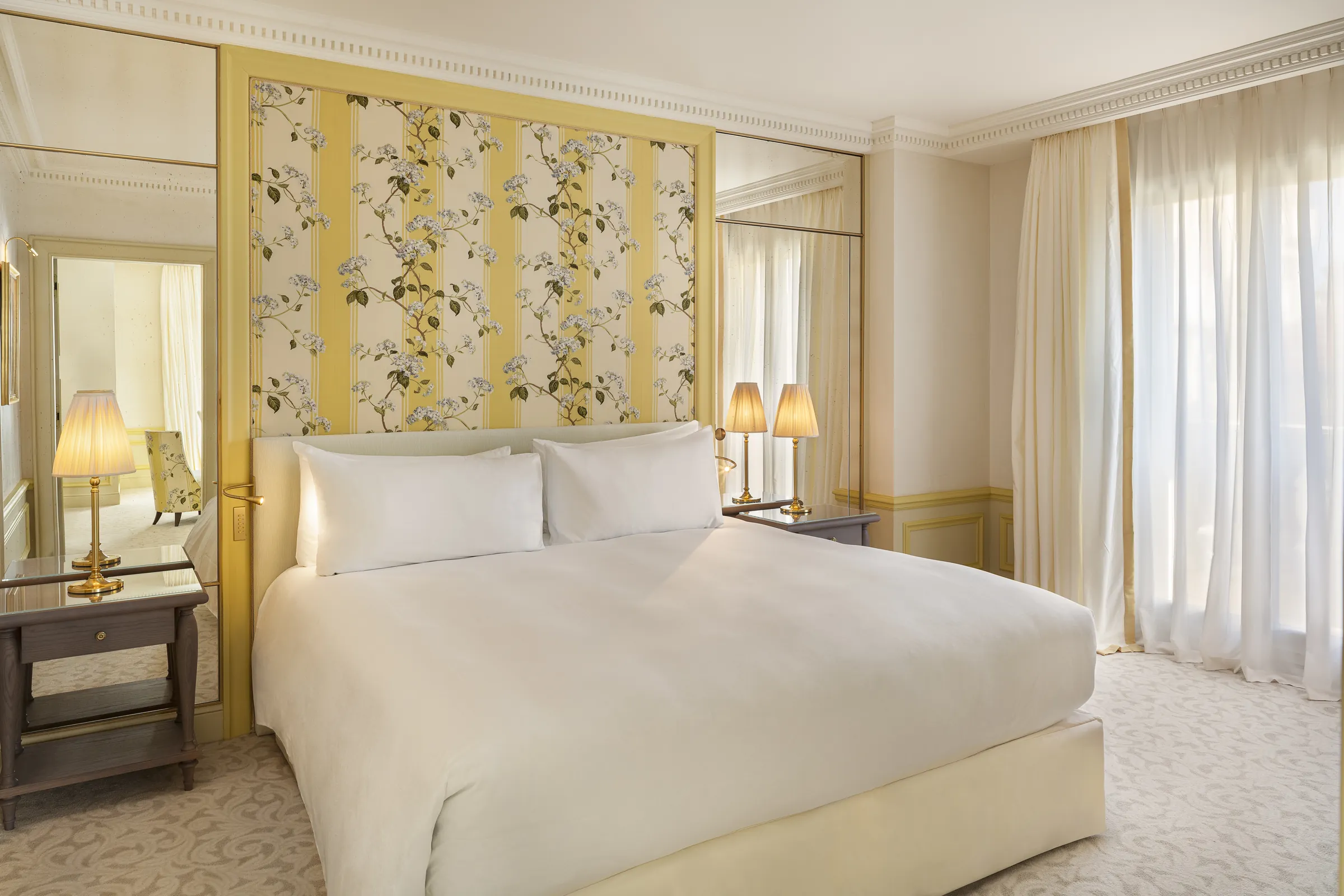Deluxe Premium Suite