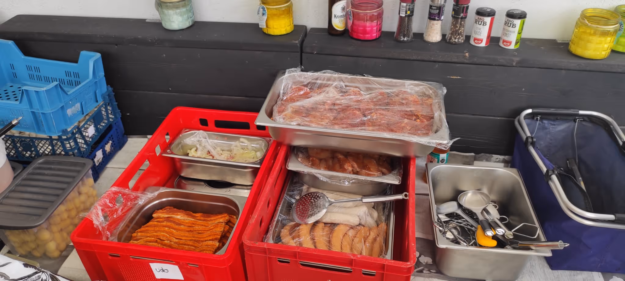 Zufriedene Gaeste beim Catering