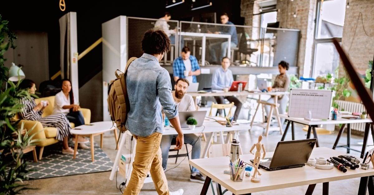 Bringing employees back to work with workspace booking software